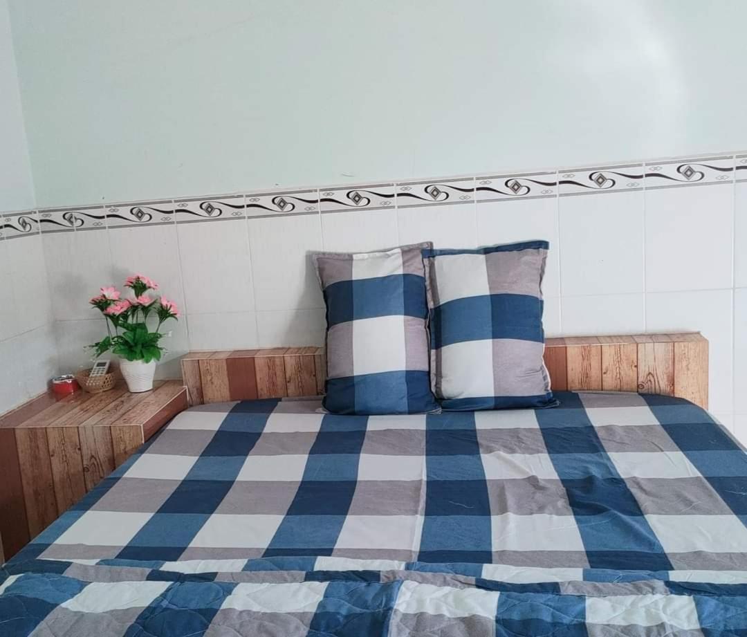 Nhà nghỉ Út Tí