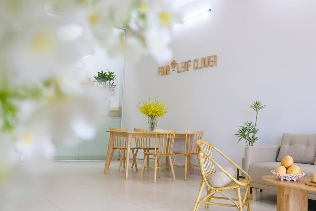 Nhà nguyên căn 2 phòng ngủ, sân vườn rộng rãi, đầy đủ tiện nghi, cách biển 5 phút di chuyển tại Nha Trang