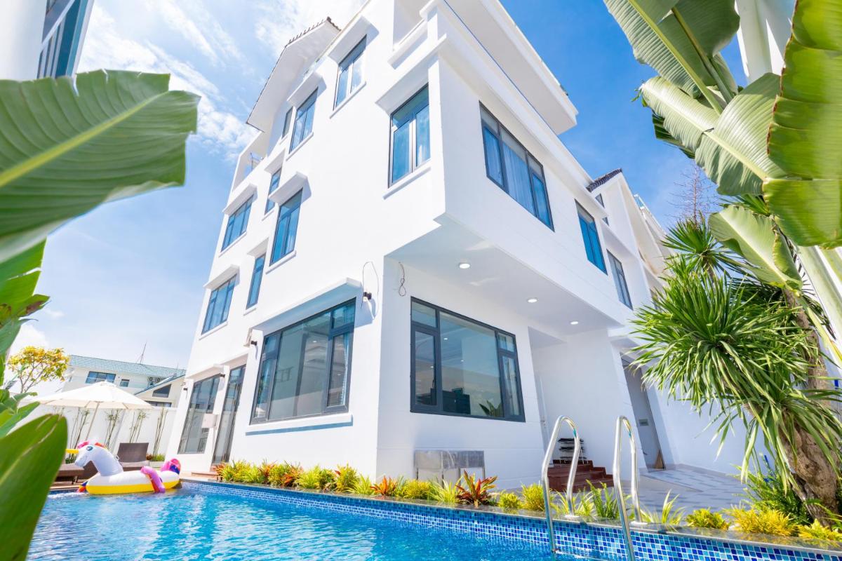 Palm Villa 11 - Luxury Pool Villa 8Rooms , Bida, Hồ Bơi, Gần Biển