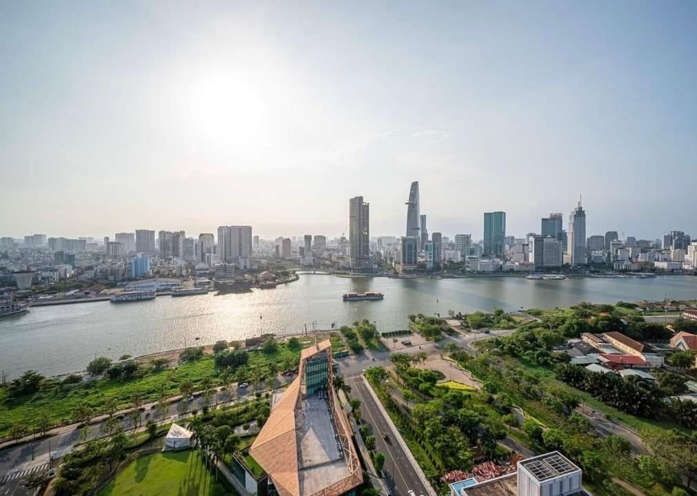Panoramic River View, Saltwater Pool in Saigon CBD