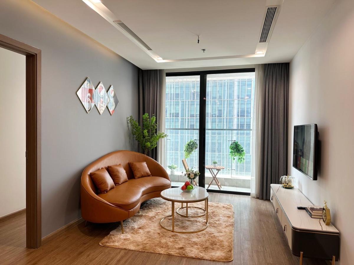 Paradise Home Metropolis Kim Ma