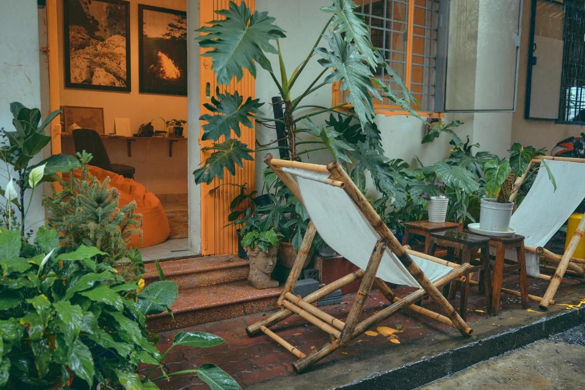 Peaceful Saigon - Entire house 1BR in District 1 - Pet-friendly