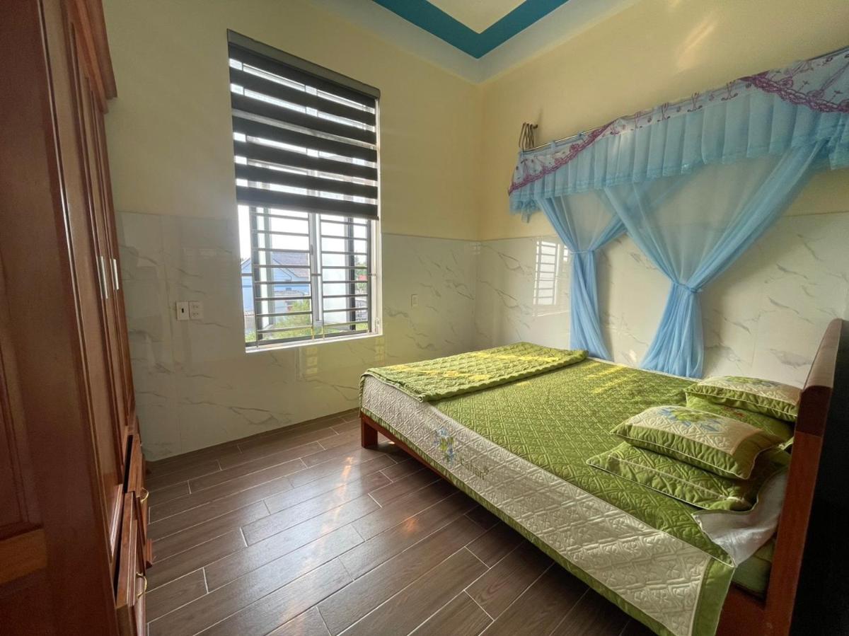 People's House Sea View O Giang