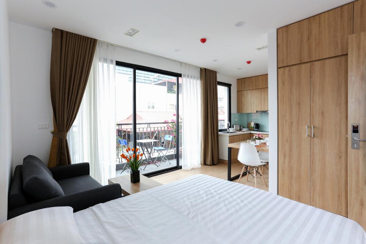 Quiet Hoang Quoc Viet Hotel & apartment