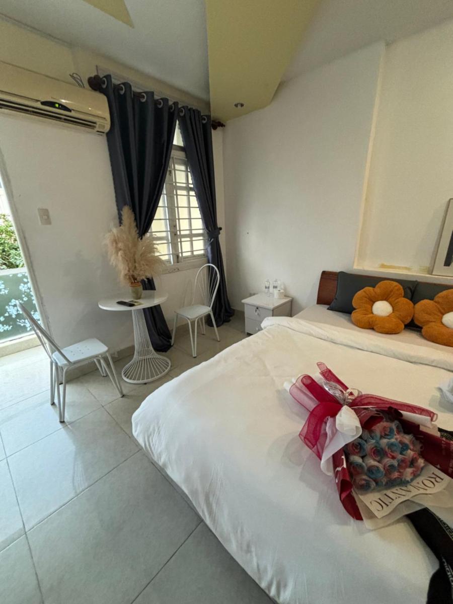 Romance Hotel