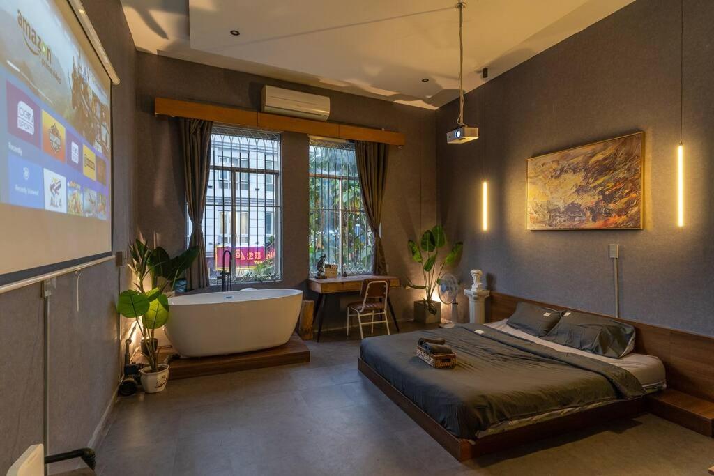 Romantic Hideout @ Central Bui Vien District 1 143A