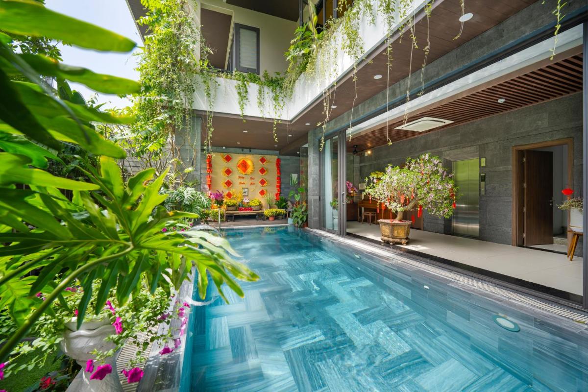 Royal 98 Hotel & Apartment