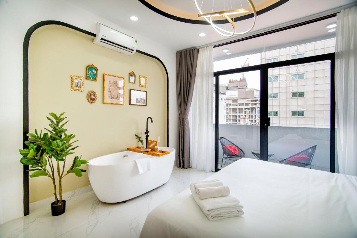 SAZI HOTEL Bến Thành