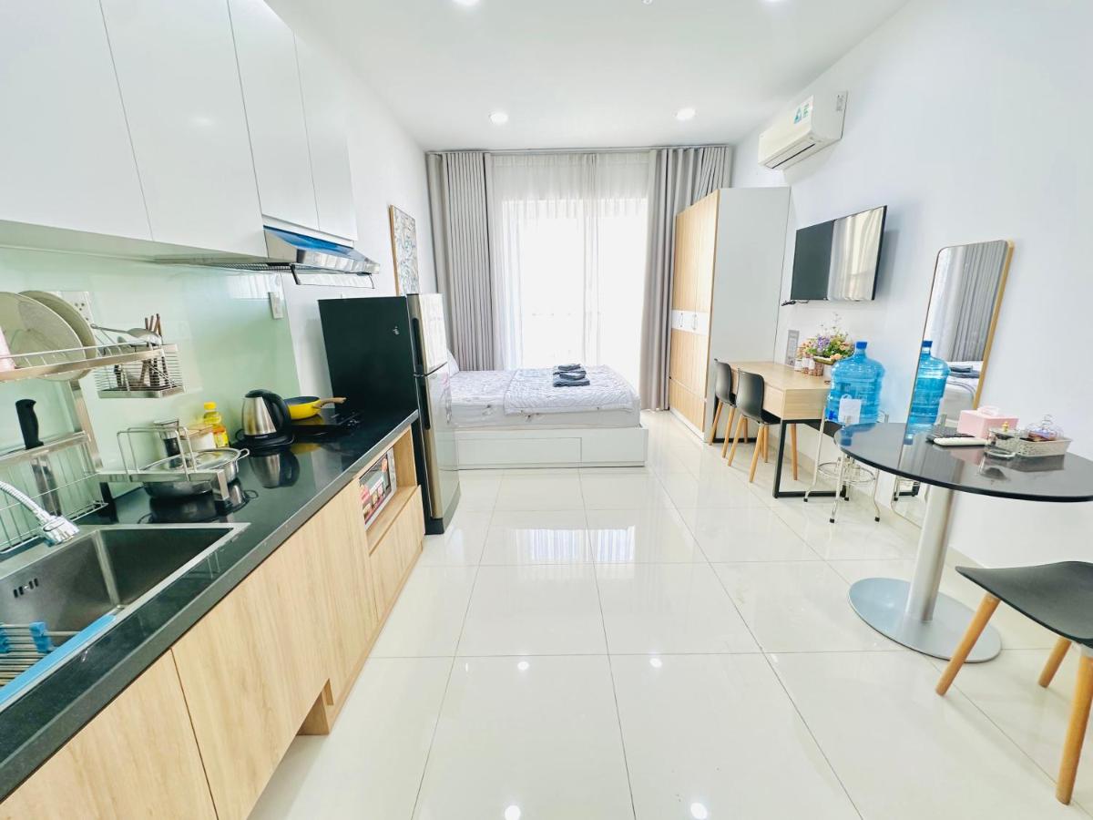 Sky-high, mordern balcony 1 BR with City View
