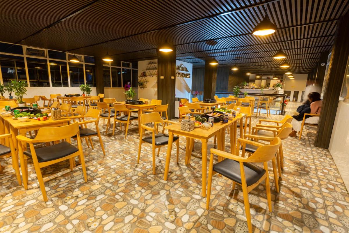 Sky House Hotel