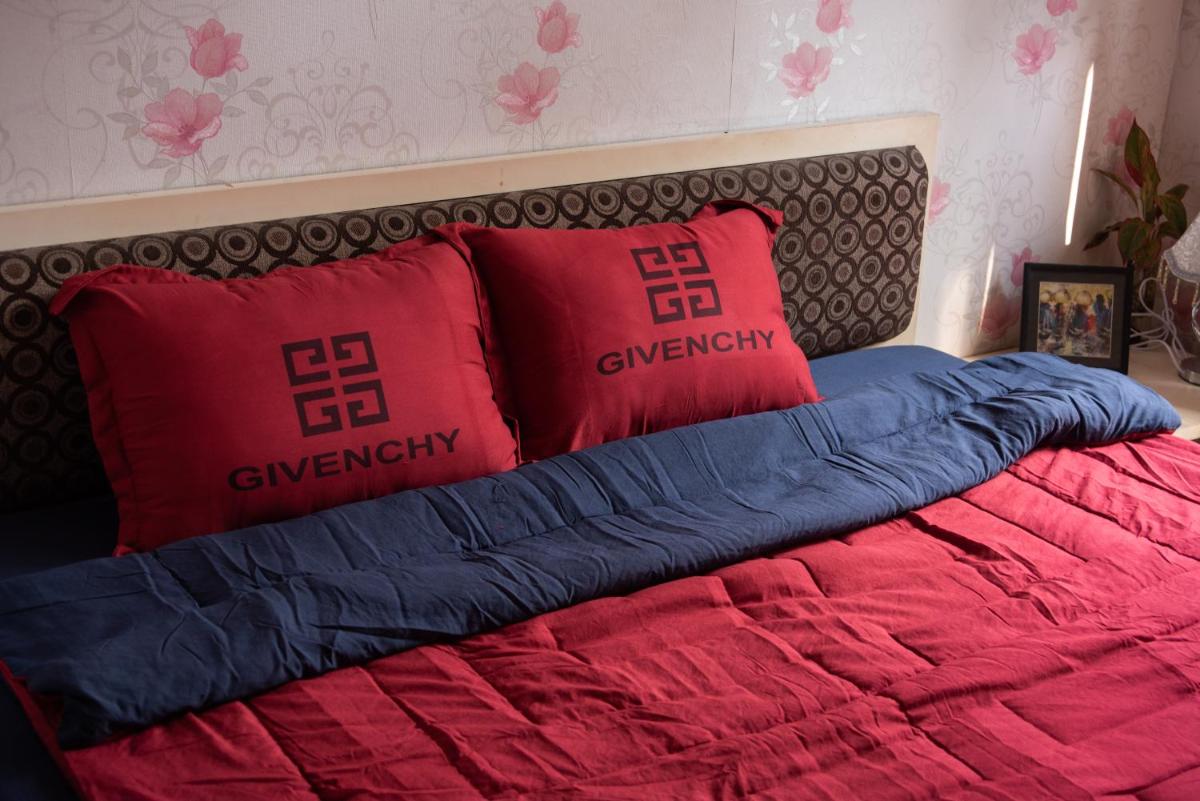 Small Room Close to TSN Airport Everspring house