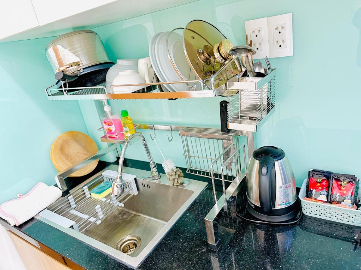 Spacious 1BR with kitchen 603