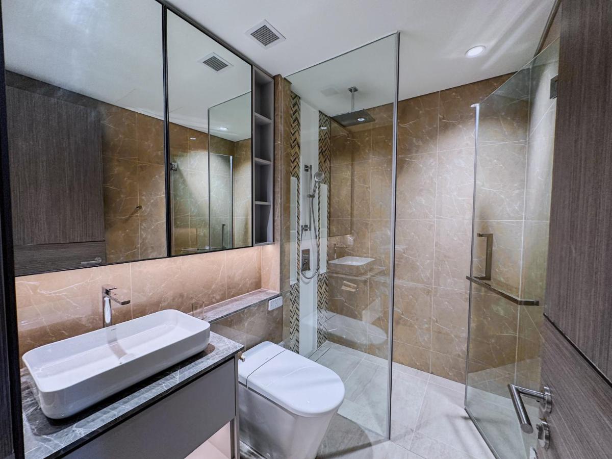 Stylish 2BR right in CBD - Opera Residence