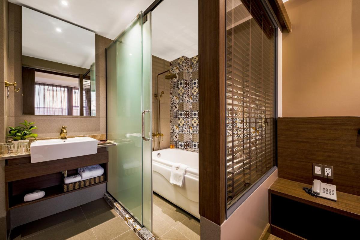 Sunflower Luxury Hotel