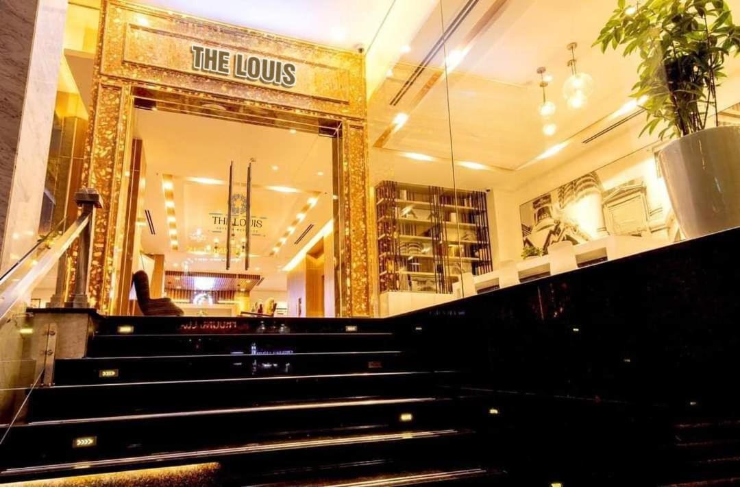 The Louis Hotel & Business