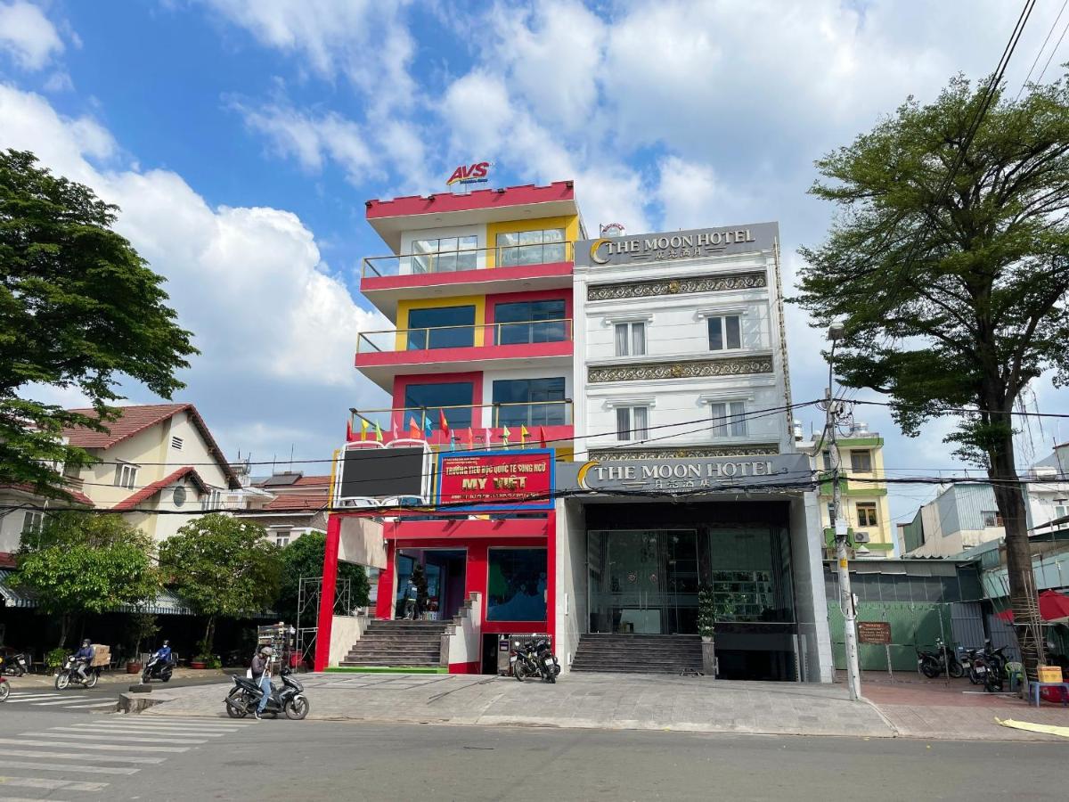 The Moon Hotel 3