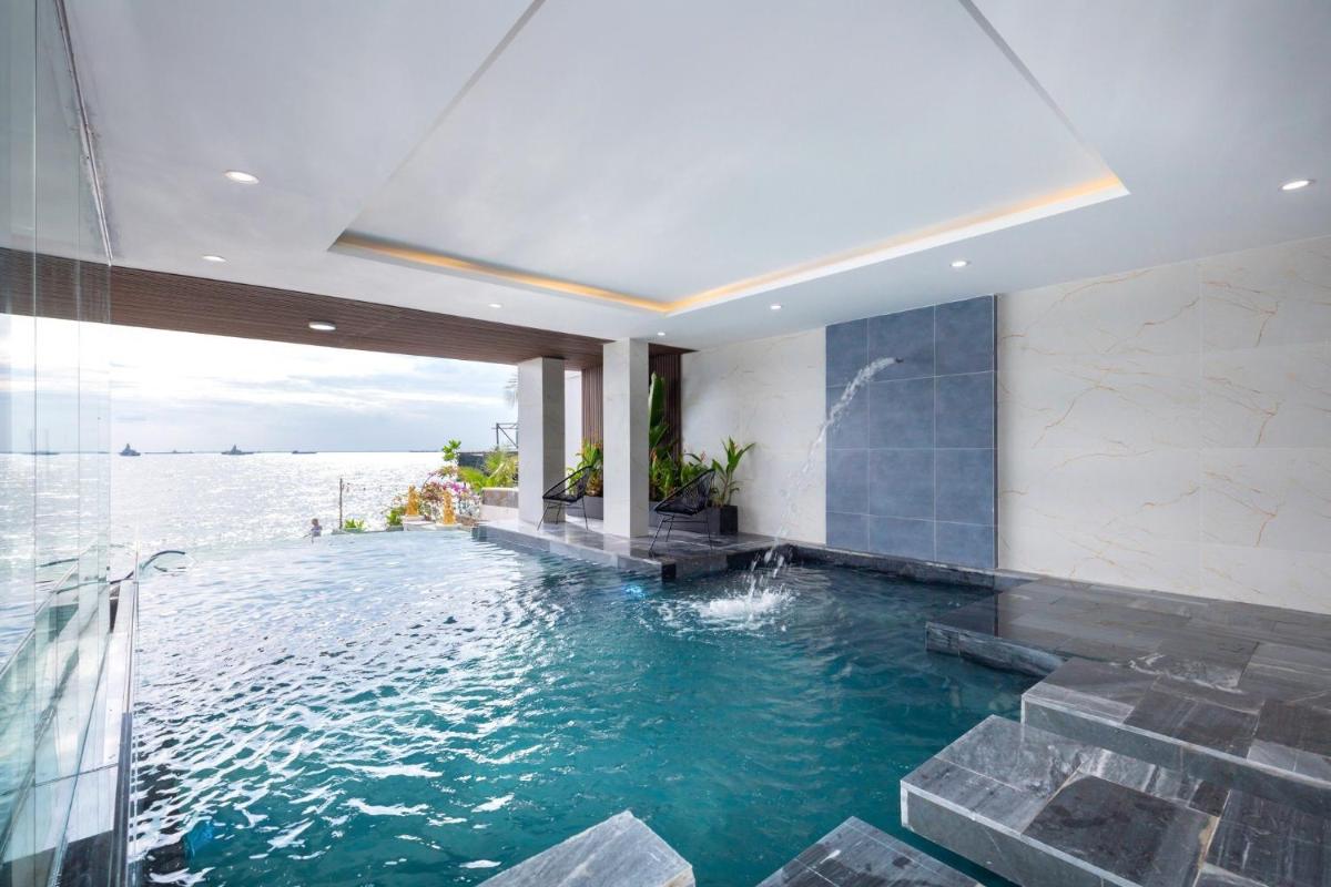 The Palm Villa 24 Luxury ( 6 Bedroom , Karaoke, Bi-da )