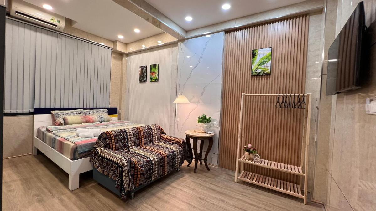 Thu's studio near Ben Thanh Market