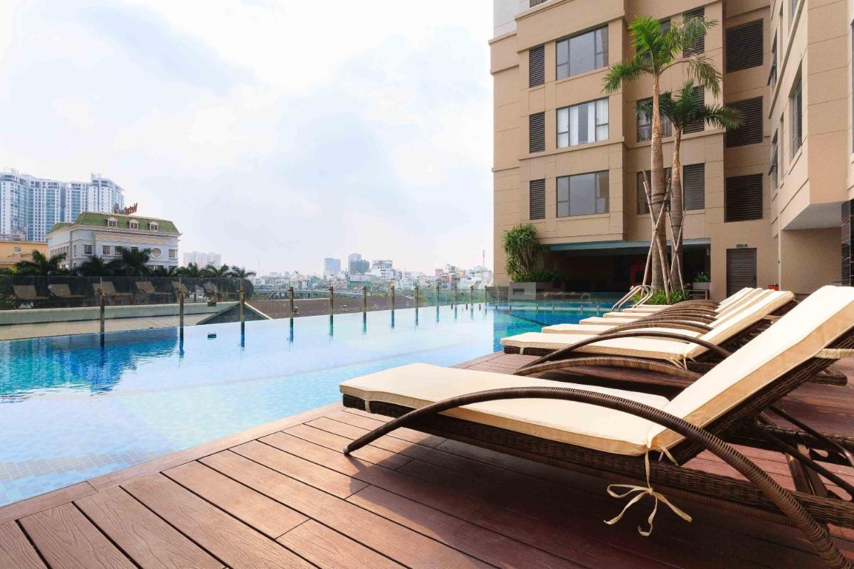 Tresor pool gym free in center 3 br