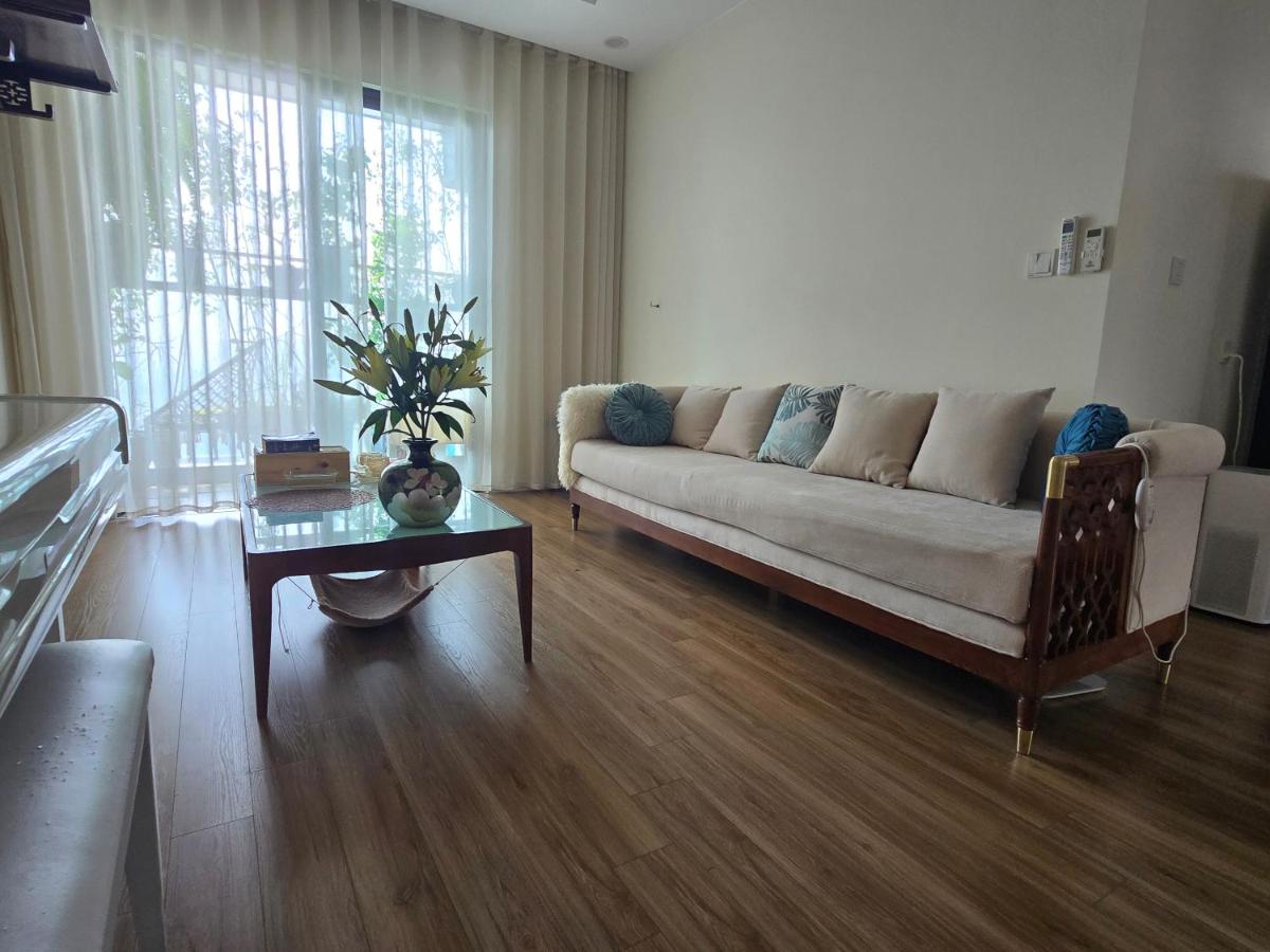 Trinity - 3 BR Lakeview Apartment - entire property