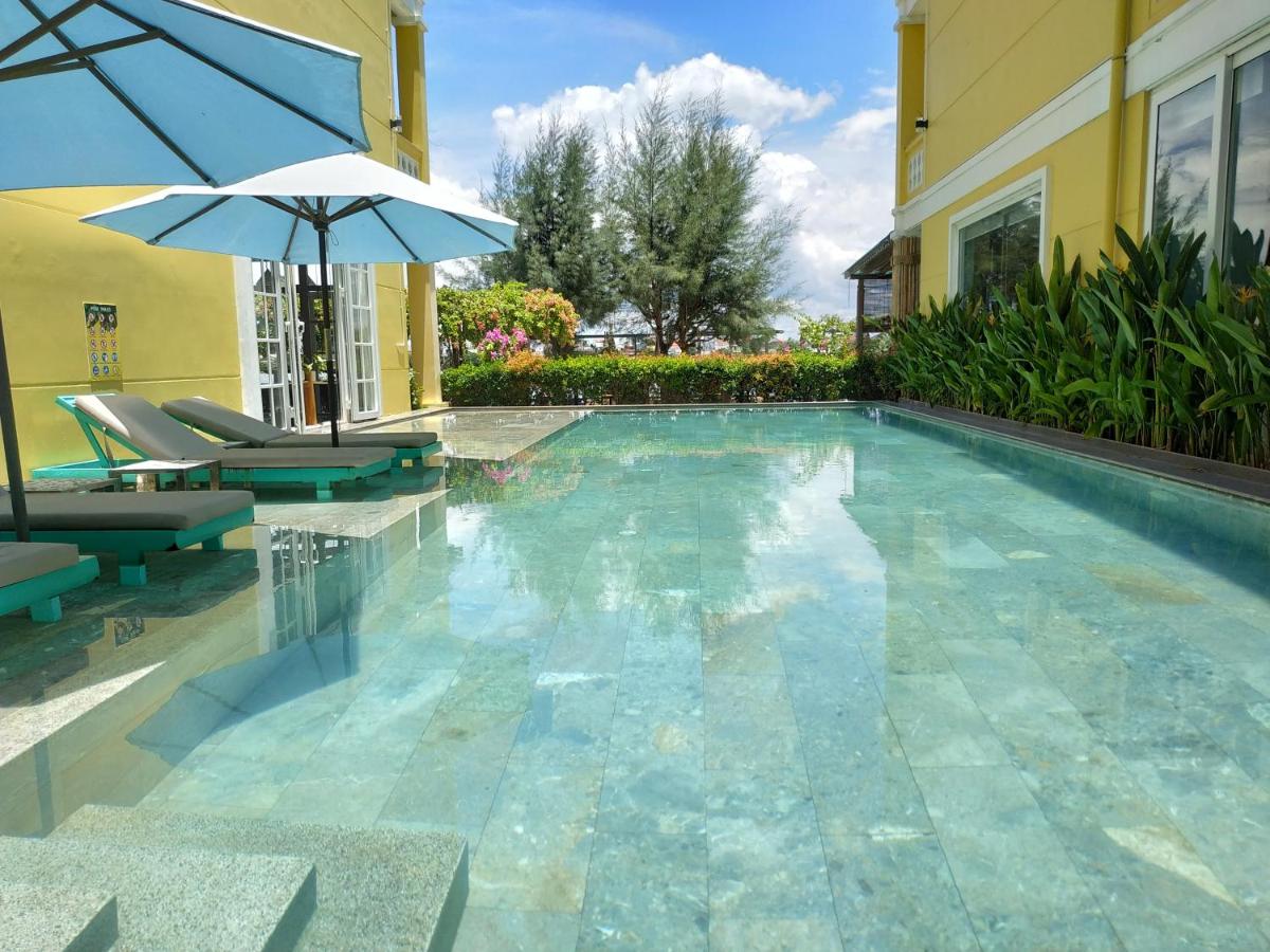 TRIPLE Riverside Villa Hotel HoiAn