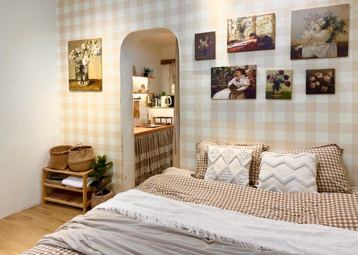 Trixie Homestay # close HoanKiemlake # Old Quarter # Balcony