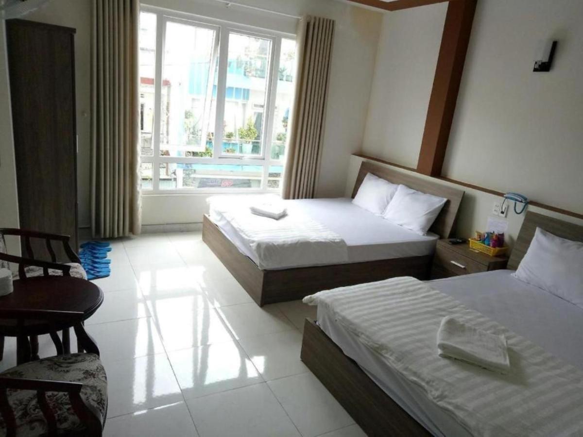 Tường Lan Hotel