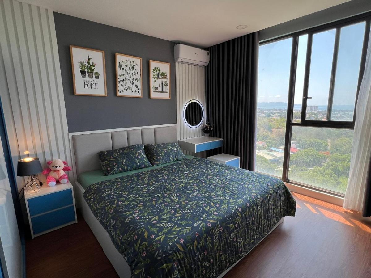 Vani Vista Sunrise - 2 Bedrooms with Sea View, Balcony, and Kitchen