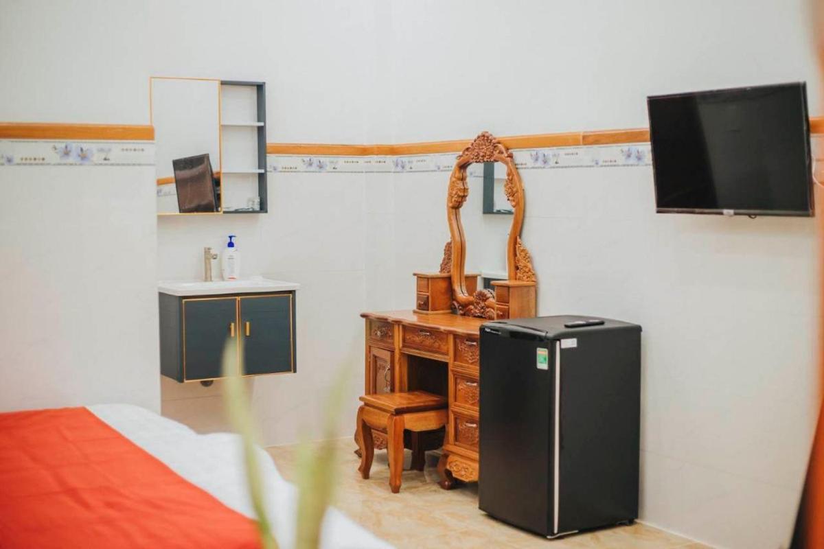 VILLA GIÓ BIỂN LAGI - Villa Gia đình 3 Phòng Ngủ, Sức chứa 8 - 20 Khách, Cách Biển Cam Bình 700m di chuyển, Sân Vườn Rộng Rãi, Tiện Nghi Nướng BBQ & Bãi Đậu Xe Ô tô Miễn Phí