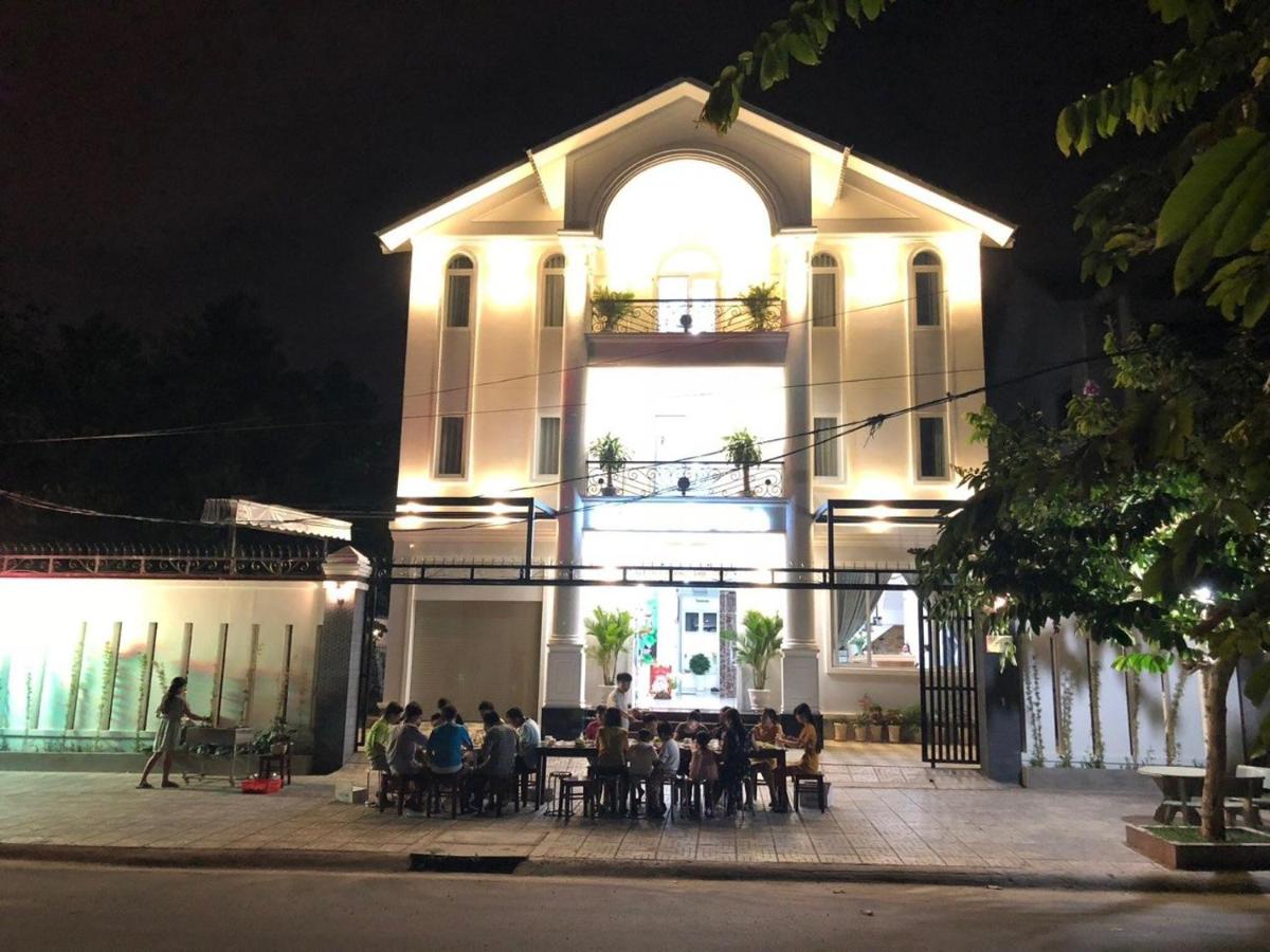 Villa hồ bơi Long Cung 18 phòng ngủ 23 giường