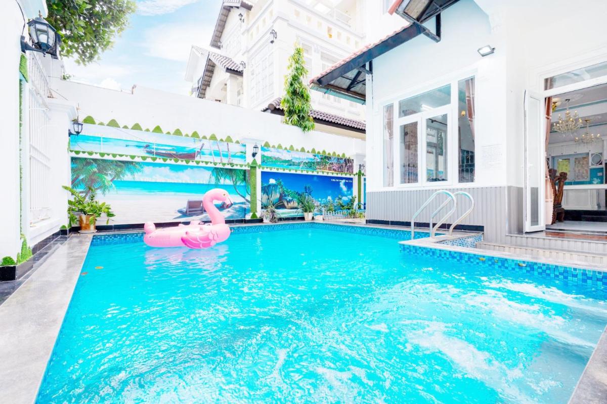 Villa ĐỨC HOÀNG Phòng KARAOKE Riêng Gần Quảng Trường CỘT CỜ