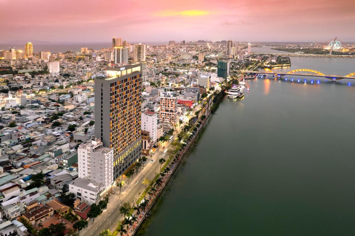 Wink Hotel Danang Riverside - 24hrs Stay & Rooftop with Sunset View