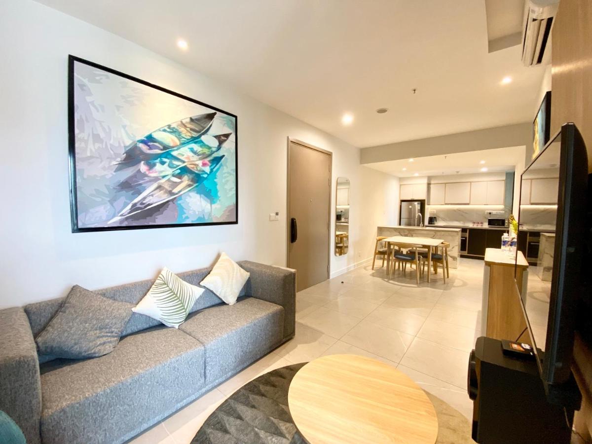 YuStay Superior Luxury Condotel Central District 1